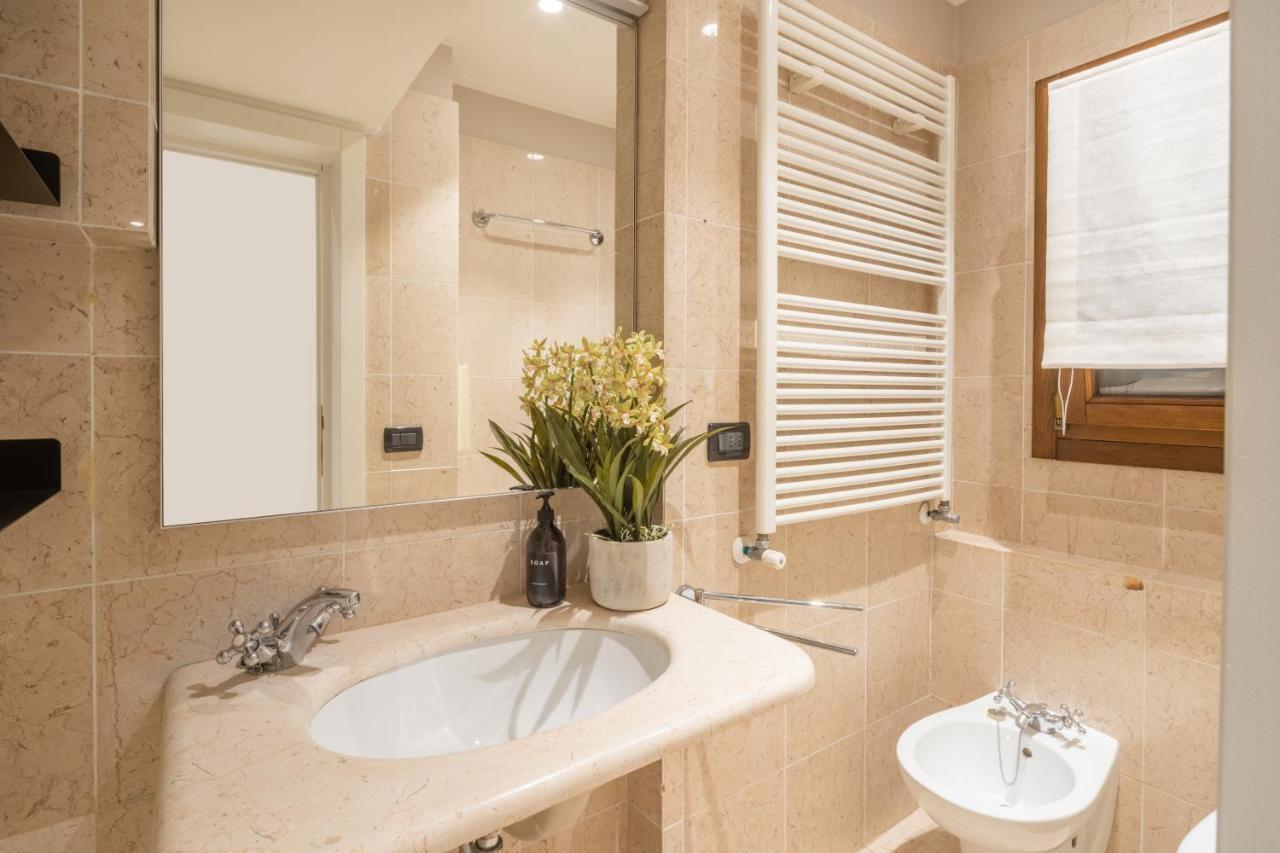 Accademia Apartments R&R Venice Luaran gambar