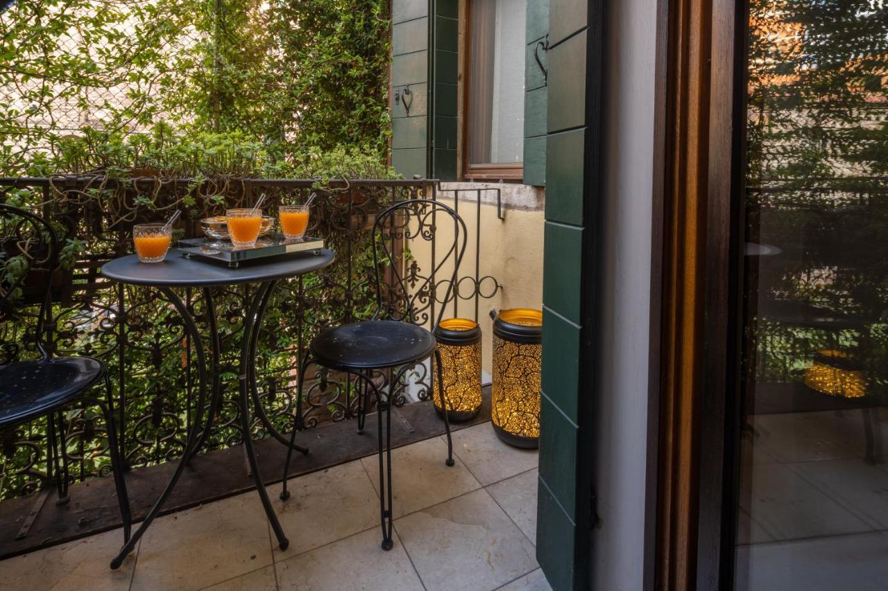 Accademia Apartments R&R Venice Luaran gambar